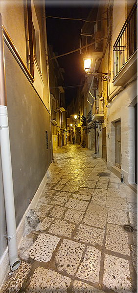 foto Bari di notte